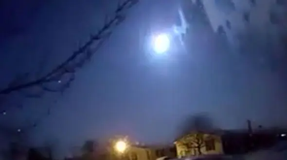 فیلم هیجان انگیز سقوط شهاب سنگ + فیلم