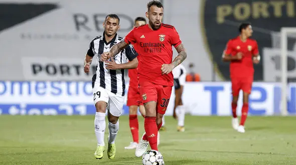 حمله وحشیانه به خانه فوتبالیست سرشناس جهان / نیکولاس گروگان گرفته شد