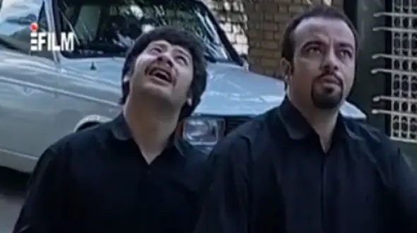 یادی کنیم از سکانس خنده دار علی صادقی،گوله نمک سینمای ایران در سریال متهم گریخت: عباس هستم دامادِ جنازه هاشم خان