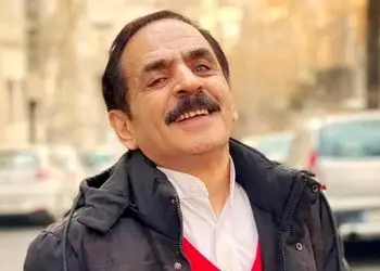 فیلم / آقا رشید با دلخوری از پدرش : بابام اون شب که میخواست من رو درست کنه  باید خیلی کار میکرد ... قد بلندا باید قدر باباشونو بدونن خیلی کار کرده تا ...