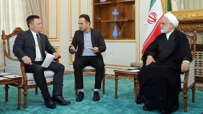 حجت‌الاسلام والمسلمین محسنی اژه‌ای ، رئیس قوه قضاییه ایران امروز چهارشنبه (23 آذر) در دیدار«ایگور کراسنوف» دادستان کل فدراسیون روسیه