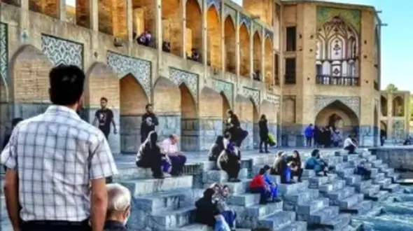 جنجال فیلم رقص و آواز در پل خواجوی اصفهان ! / رقاص غوغا کرد !