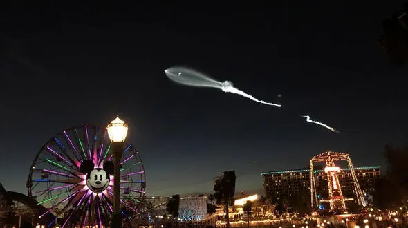 فضاپیمایی که موجب وحشت مردم آمریکا شد +فیلم و تصاویر 