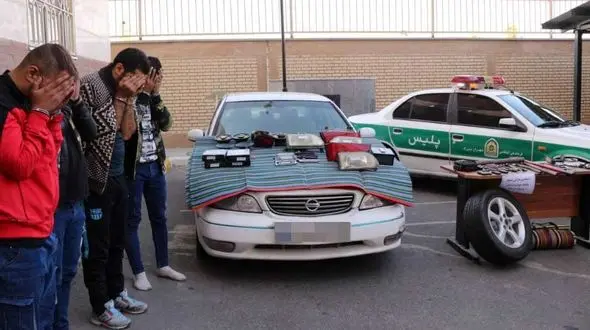 انهدام باند 8 نفره سارقان مسلح خودروهای تهران + عکس
