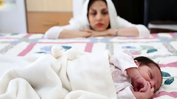 هورمون عشق و درمان افسردگی پس از زایمان / یک نفر از هر ۱۰ زن به افسردگی پس از زایمان دچار می شوند