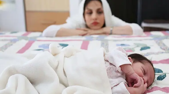 هورمون عشق و درمان افسردگی پس از زایمان / یک نفر از هر ۱۰ زن به افسردگی پس از زایمان دچار می شوند