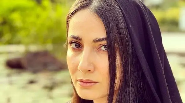 استایل بازیگر سریال پایتخت در مکان عمومی+ عکس 