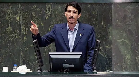 گزارش تحقیق و تفحص از حقوق های نجومی دولت قبل بلاتکلیف است  