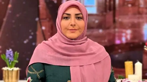 عکس / رونمایی المیرا شریفی مقدم از کت و دامن زیبایش و کفش های پاشنه بلند مجلسی اش در کنار  3 خانم مجری محبوب صدا و سیما ! 