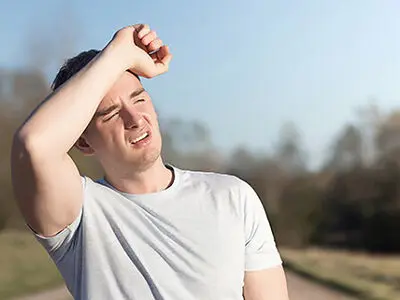 گرمای شدید چه بلایی سر بدن می‌ آورد؟ از کم‌ آبی تا گرمازدگی