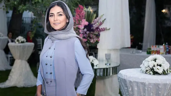 پوشش خاص خانم بازیگر در یک مهمانی + عکس