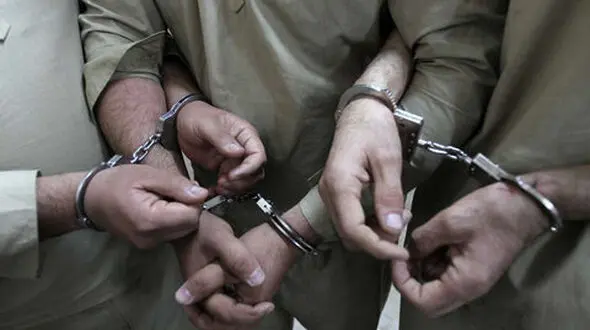 بازداشت 5 شرور خطرناک در نکا / برای قدرتنمایی وحشت آفرینی می کردند
