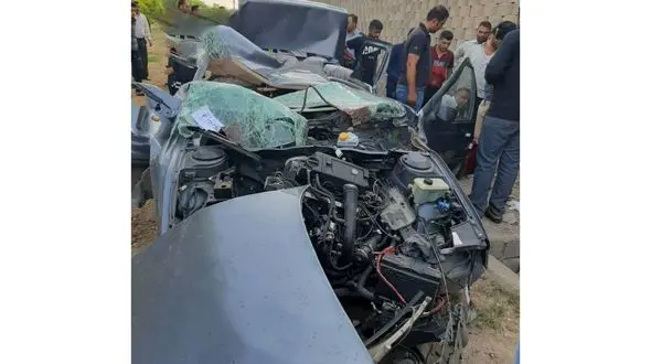 پوکیدن پژو ۴۰۵ در سقوط از پل در اهواز + فیلم