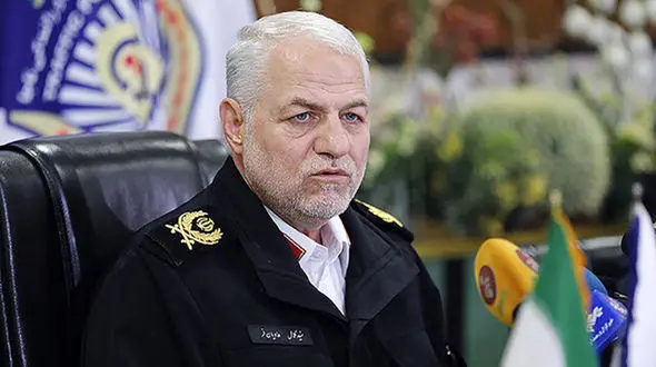 بازدید سرزده سردار هادیانفر از مرکز تعویض پلاک میثم