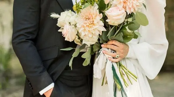 عروس و داماد ایرانی زیباترین در جهان !  + عکس لیموزین ماشین عروس  لاکچری شان !