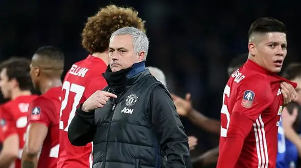  مورینیو: یک وطن‌فروش نفر اول تاریخ باشگاه چلسی است!/ حرفی ندارم که با کونته بزنم 