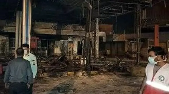 زنده زنده سوختن 8 نفر در آتش سوزی پمپ بنزین تاکستان / 3 خودرو جزغاله شد + عکس