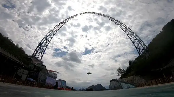 این تاب در جهان رکورد زد! + عکس و فیلم 