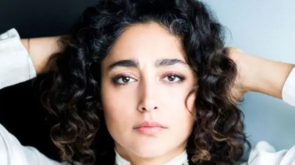 2 عکس مشابه از گلشیفته فراهانی در ایران و امریکا ! / خانم بازیگر چقدر پیر شده است ! / مقایسه کنید !