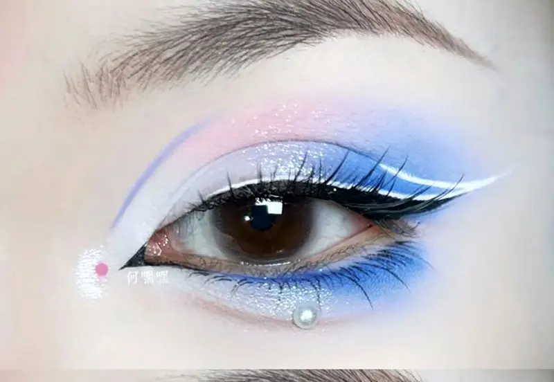 میکاپ عروسکی