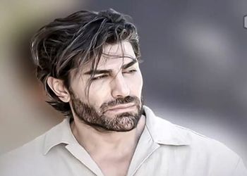 فیلم آوازخوانی باشکوه رضا ملک زاده با دریا دریا دریا عاشق شده این دل /  وایرال ترین آهنگ اینستاگرامی شد!