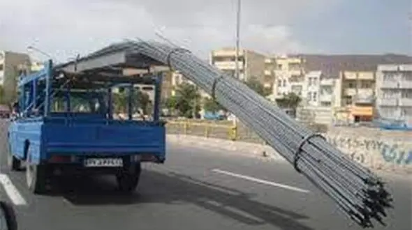 فیلم چپ کردن نیسان آبی در صحنه ای عجیب