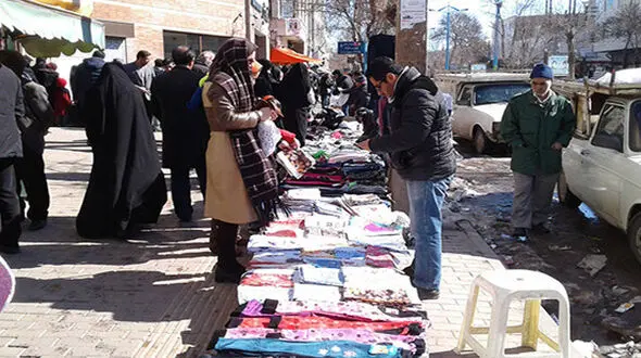 درآمد بالای دستفروشی زن جواهرفروش معروف را به بازار دستفروشی کشاند
