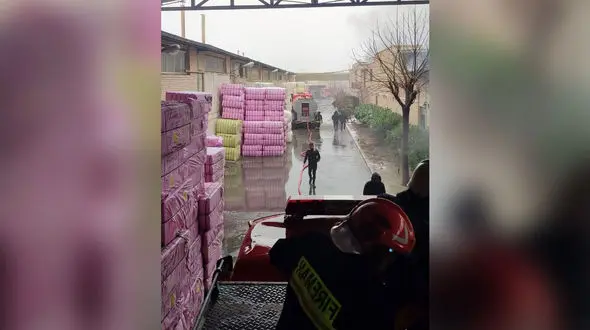آتش‌سوزی هولناک در کارخانه ریسندگی ماهوت ریس کاشان