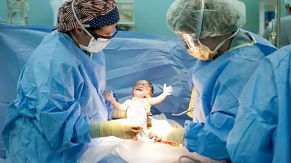 کاهش حقوق ماماها نسبت به سال گذشته + مدرک /
وزارت بهداشت: کسر حقوق نداشتیم 