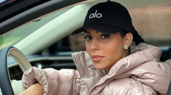 تنفر زنان عربستانی از این عکس نامزد رونالدو ! / اعتراض به سنت شکنی های جورجیا !