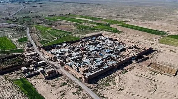 روستایی محصور در قلعه‌ ای گِلی در قم +عکس و فیلم