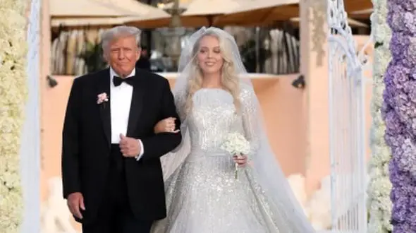 عکس های جشن عروسی مجلل تیفانی، دختر کوچک ترامپ /  از طراحی دکور اعیانی تا حضور همزمان هر دو همسر ترامپ در مراسم !