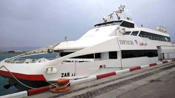 نخستین اتوبوس تفریحی و دریایی وارد بندر نوشهر شد