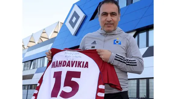 اقدام تحسین برانگیز مهدوی‌کیا به نفع زلزله‌زدگان خوی