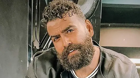 ببینید | سورپرایز معین زد برای هوادارانش با استایل جدید