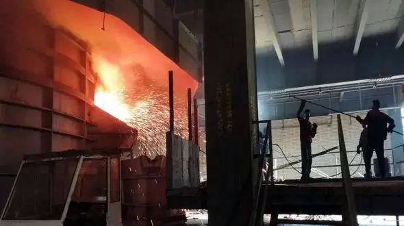 حادثه انفجار در کوره کارخانه دامغان / ۳ نفر مصدوم شدند