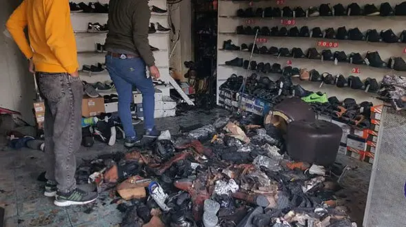  آتش سوزی در نمایندگی کفش در نیشابور 