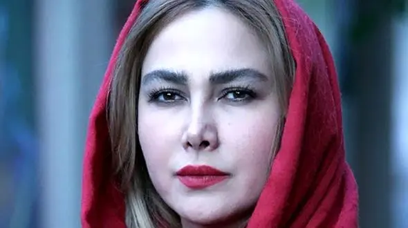 عکس/ حرکت خطرناک آناهیتا نعمتی در یک قدمی مار افعی! 