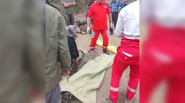 سقوط مرگبار نیسان آبی به درون دره / جسد به عوامل انتظامی تحویل داده شد