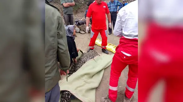 سقوط مرگبار نیسان آبی به درون دره / جسد به عوامل انتظامی تحویل داده شد