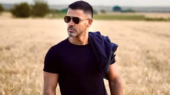 دانلود آهنگ سیروان خسروی به اسم درست نمیشم