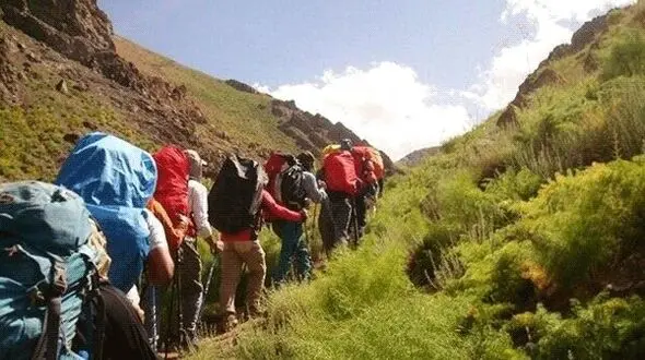  برخورد قانونی با تورهای غیرمجاز گردشگری در لرستان/ معاون میراث فرهنگی هشدار داد