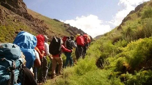  برخورد قانونی با تورهای غیرمجاز گردشگری در لرستان/ معاون میراث فرهنگی هشدار داد