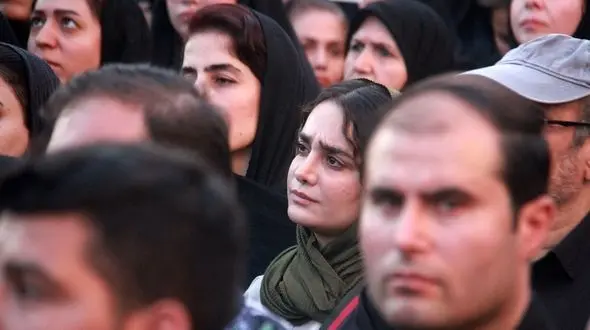 حضور اقشار مختلف کرمانشاه در سومین روز از شهادت امام حسین (ع)/ در زیر خیمه اش همه یک خانواده ایم+گزارش تصویری