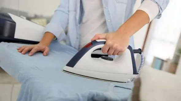 ترفندهای اصولی اتوکشی لباس ها/نکات ریز خانه داری