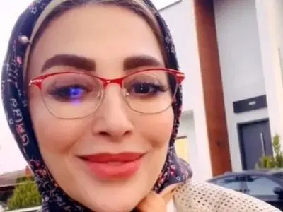 عکس ها / نگاهی به چیدمان عهد بوقی خانه ویلایی ژیلا صادقی / از تابلو فرش موزه ای تا مبلمانی خوشرنگ، تابلوهایی عتیقه و فاخر و لوسترهای شاهانه و  اورا مزداری اوستایی زیبا ...