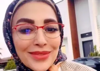 عکس ها / نگاهی به چیدمان عهد بوقی خانه ویلایی ژیلا صادقی / از تابلو فرش موزه ای تا مبلمانی خوشرنگ، تابلوهایی عتیقه و فاخر و لوسترهای شاهانه و  اورا مزداری اوستایی زیبا ...