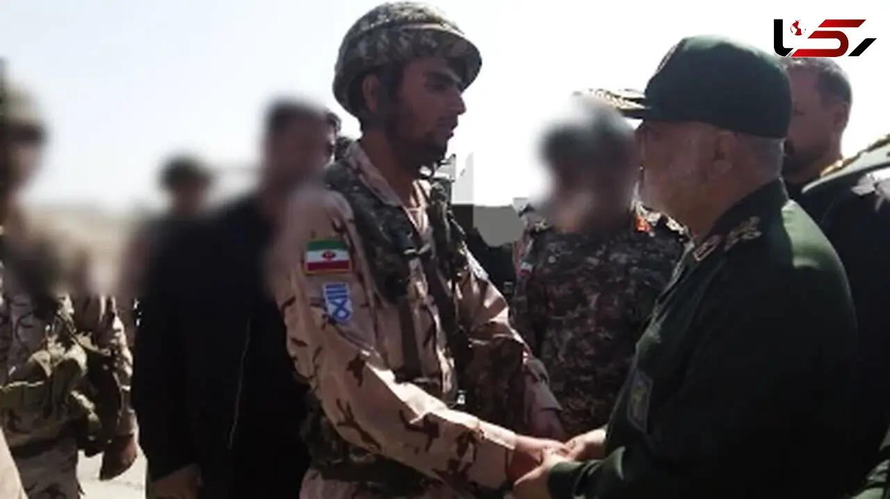 فرمانده‌ کل سپاه پاسداران از یگان‌های دریایی تنگه هرمز و جزایر خلیج‌ فارس بازدید کرد