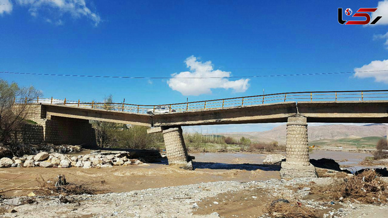ببینید خودروها چگونه با خطر مرگ از پل هاشم آباد ارومیه عبور می کنند!+عکس