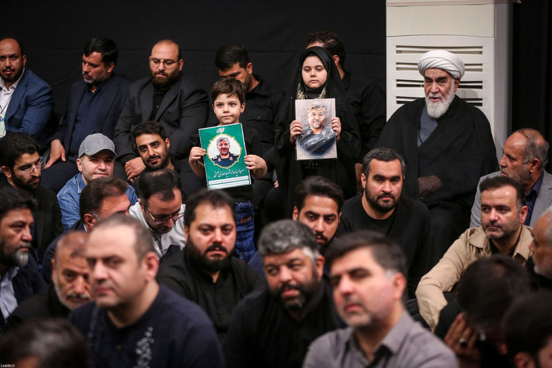 رهبر انقلاب حضرت آیت الله خامنه ای در مراسم بزرگداشت شهدای جنگ تحمیلی اخیر 7-5-1404